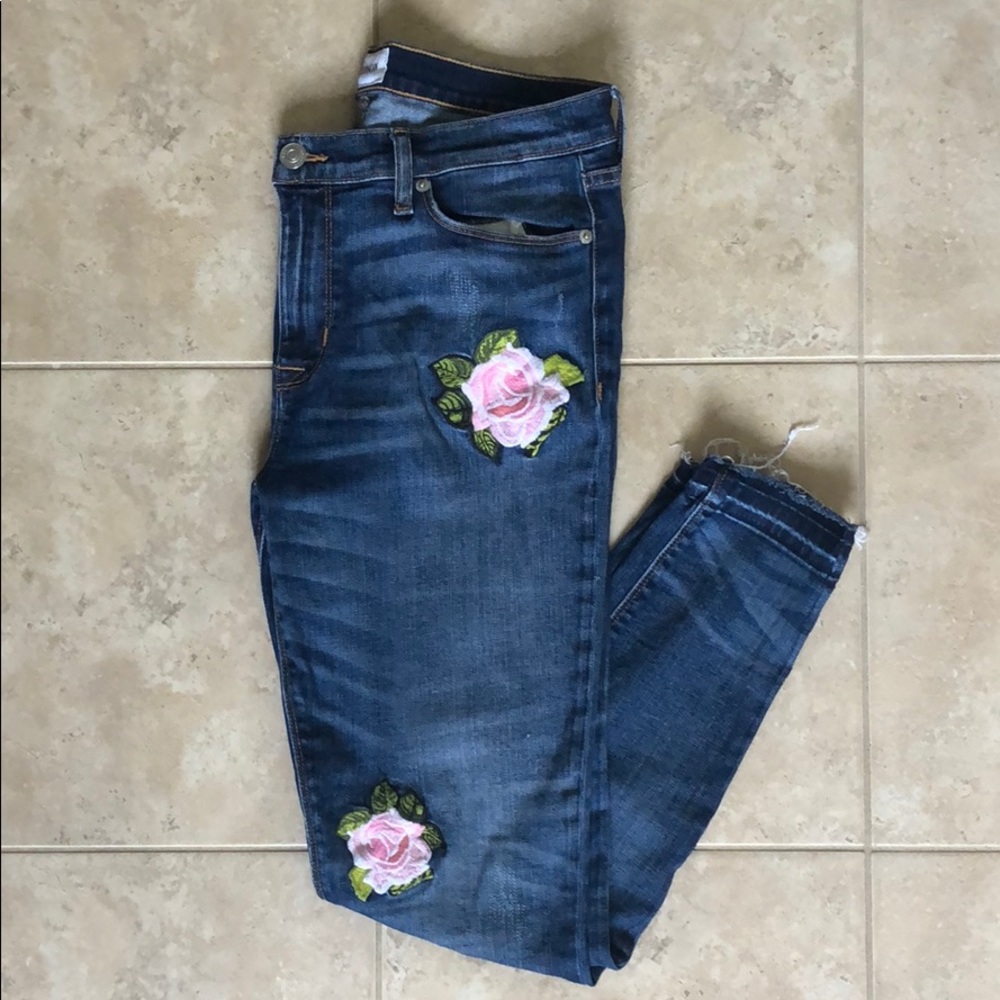 Hudson Nico Embroidered Roses